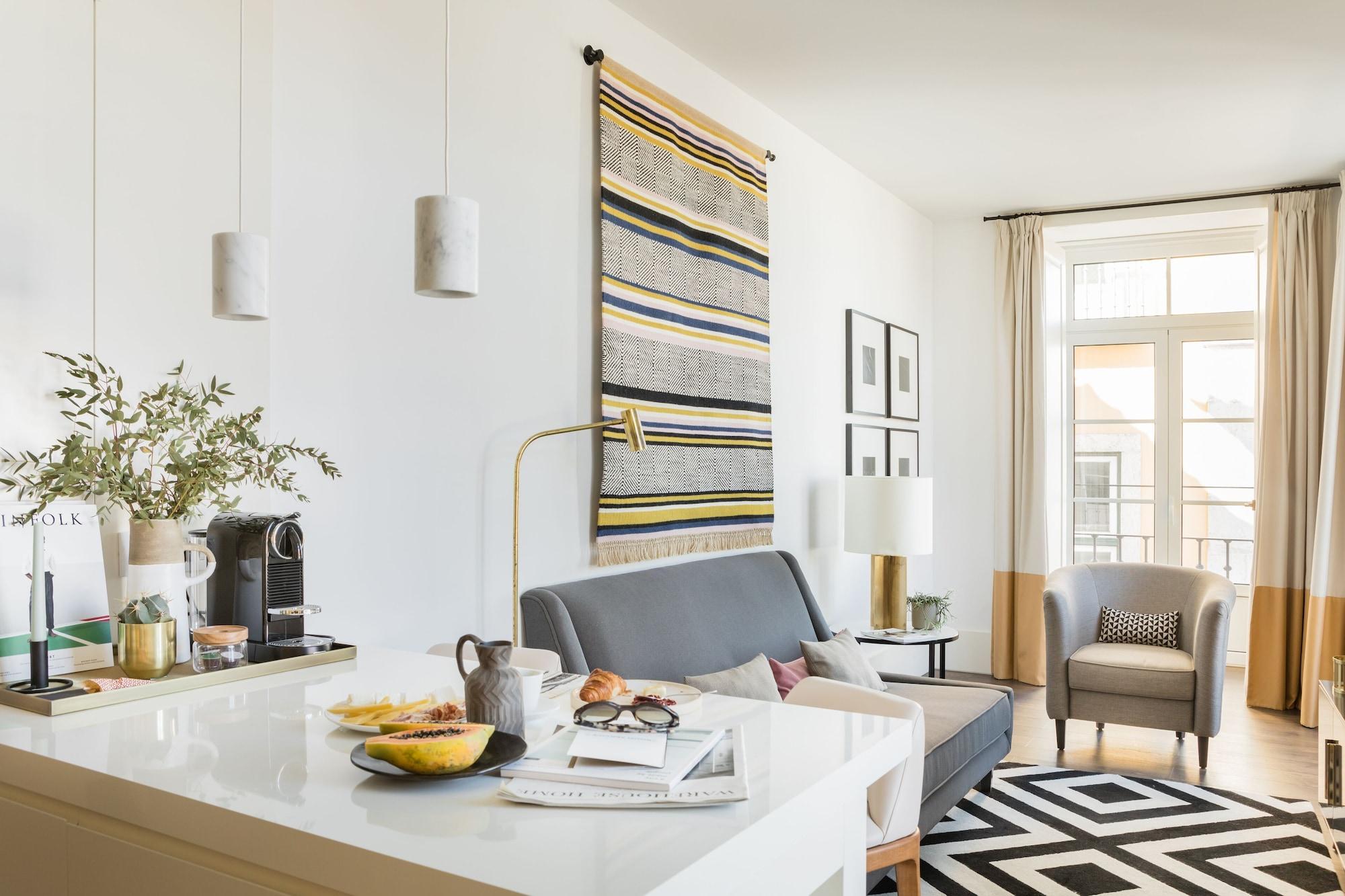 路米亚罗斯水疗酒店 Lisboa 外观 照片 A living room in a typical apartment at the complex