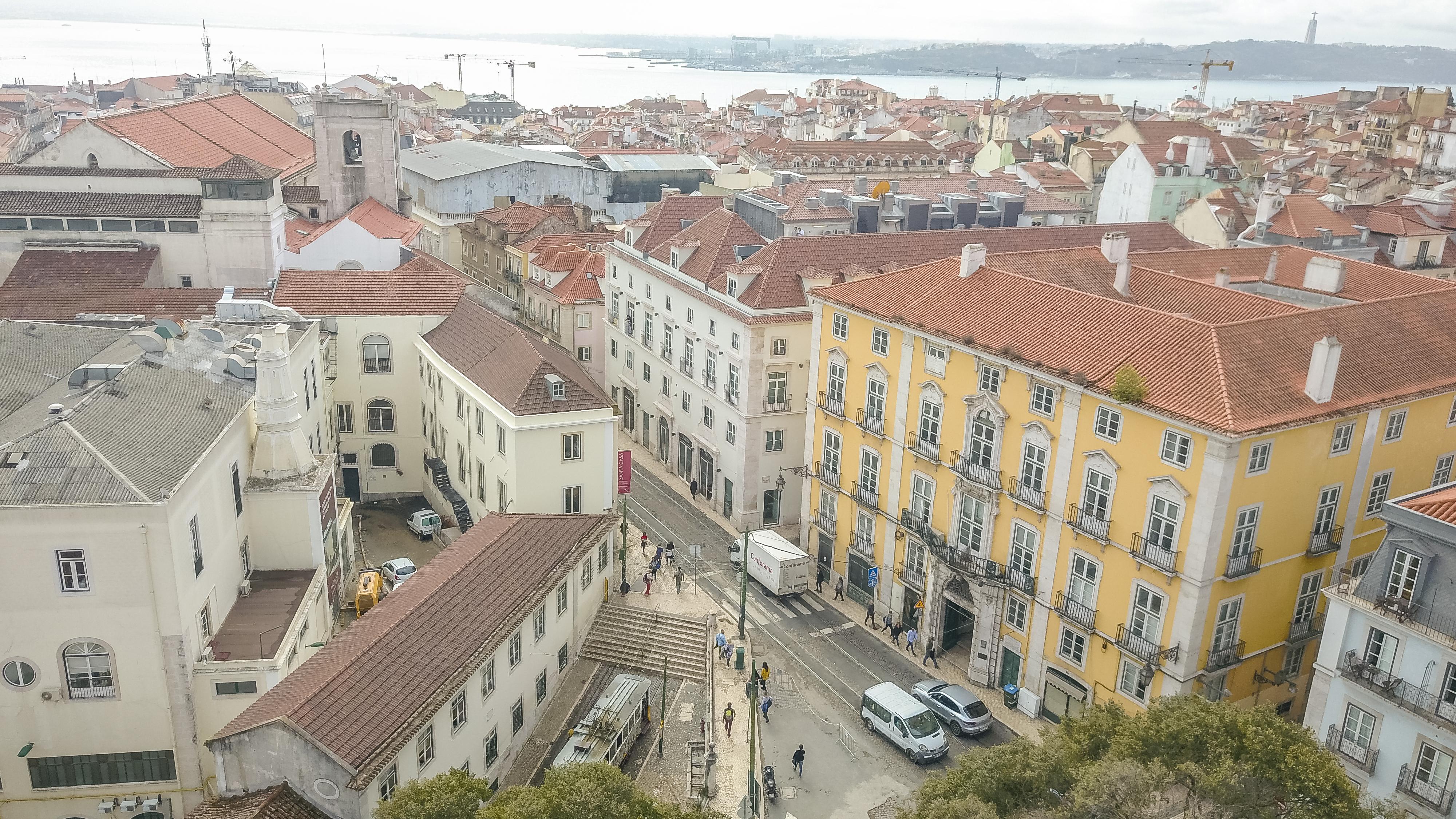 路米亚罗斯水疗酒店 Lisboa 外观 照片 View of the Baixa from the Castle of São Jorge